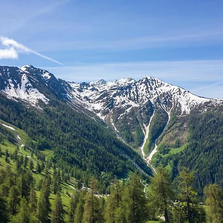 Pet-friendly With Balcony Apartman *